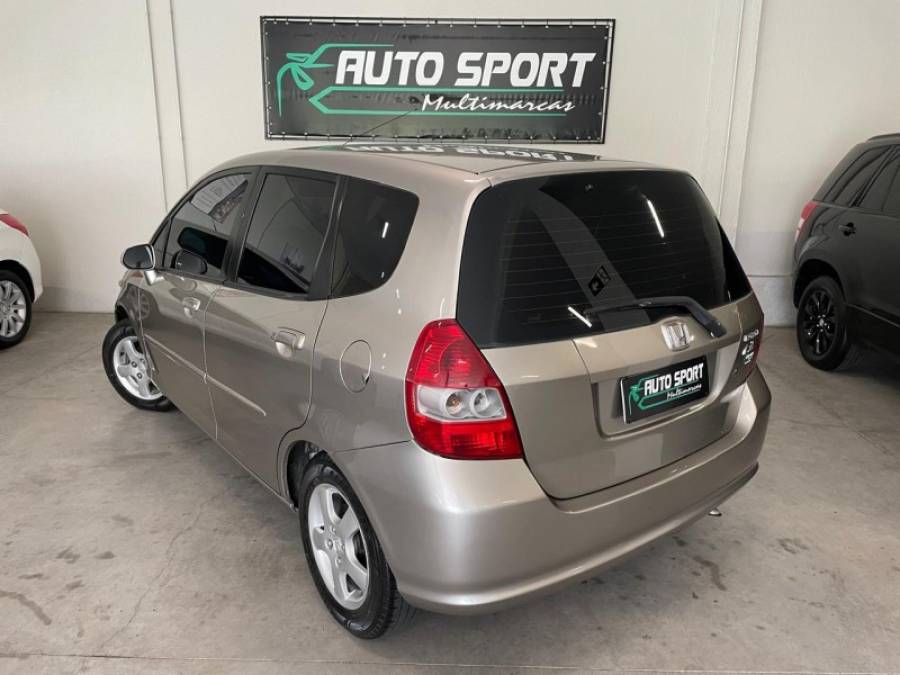 HONDA - FIT - 2006/2006 - Dourada - R$ 30.000,00