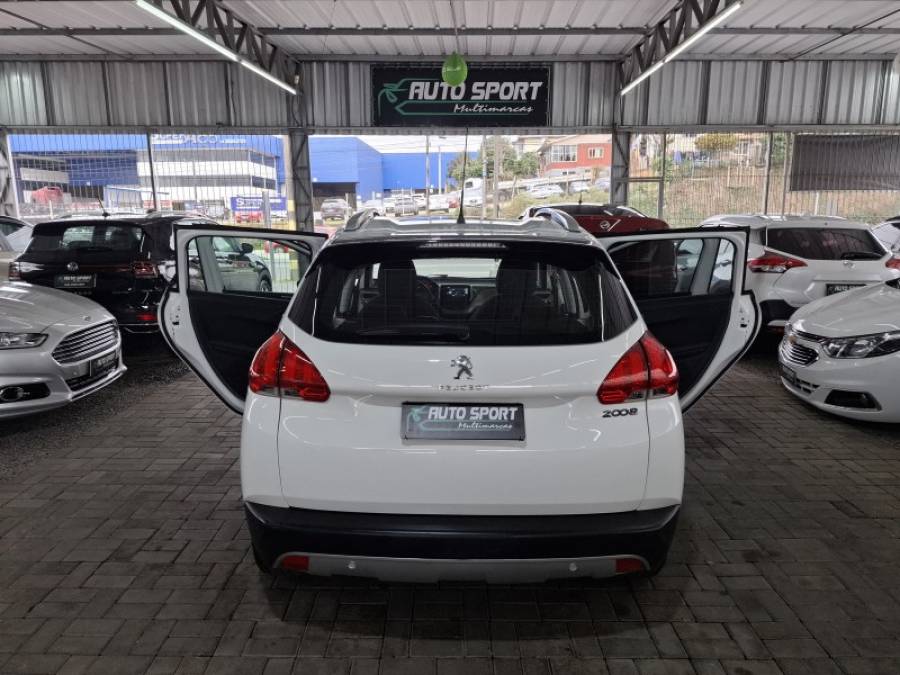 PEUGEOT - 2008 - 2015/2016 - Branca - R$ 53.000,00
