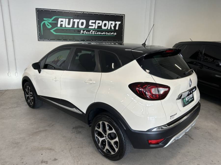 RENAULT - CAPTUR - 2017/2018 - Bege - R$ 78.800,00