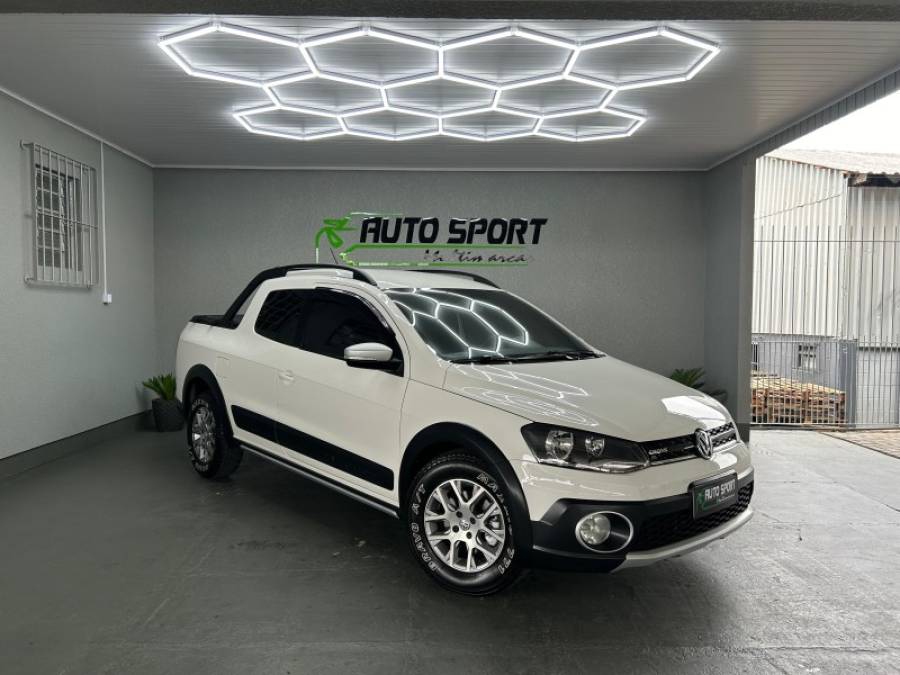 VOLKSWAGEN - SAVEIRO - 2015/2015 - Branca - R$ 76.990,00