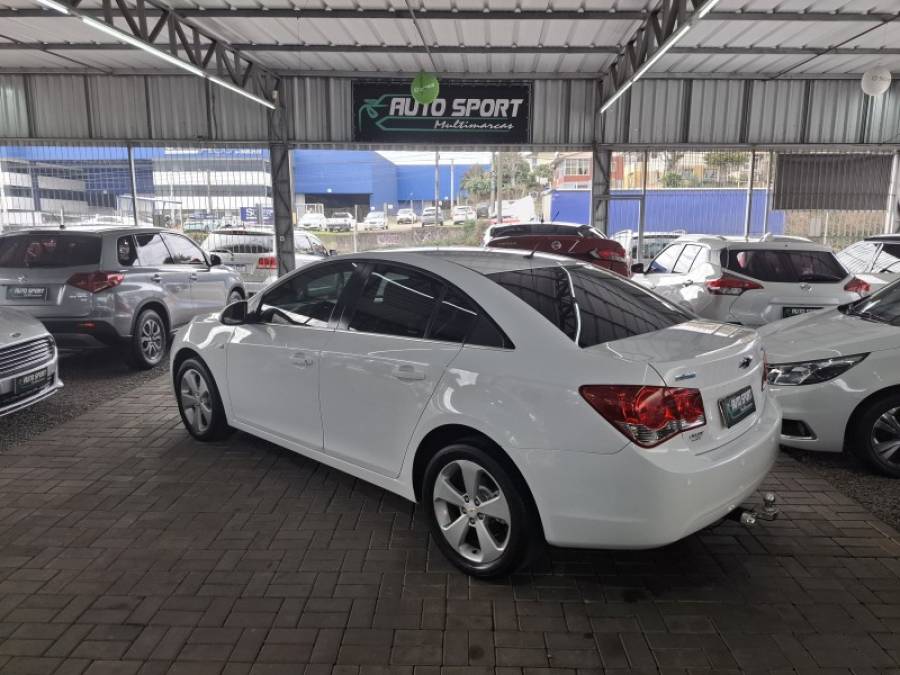 CHEVROLET - CRUZE - 2011/2012 - Branca - R$ 55.000,00