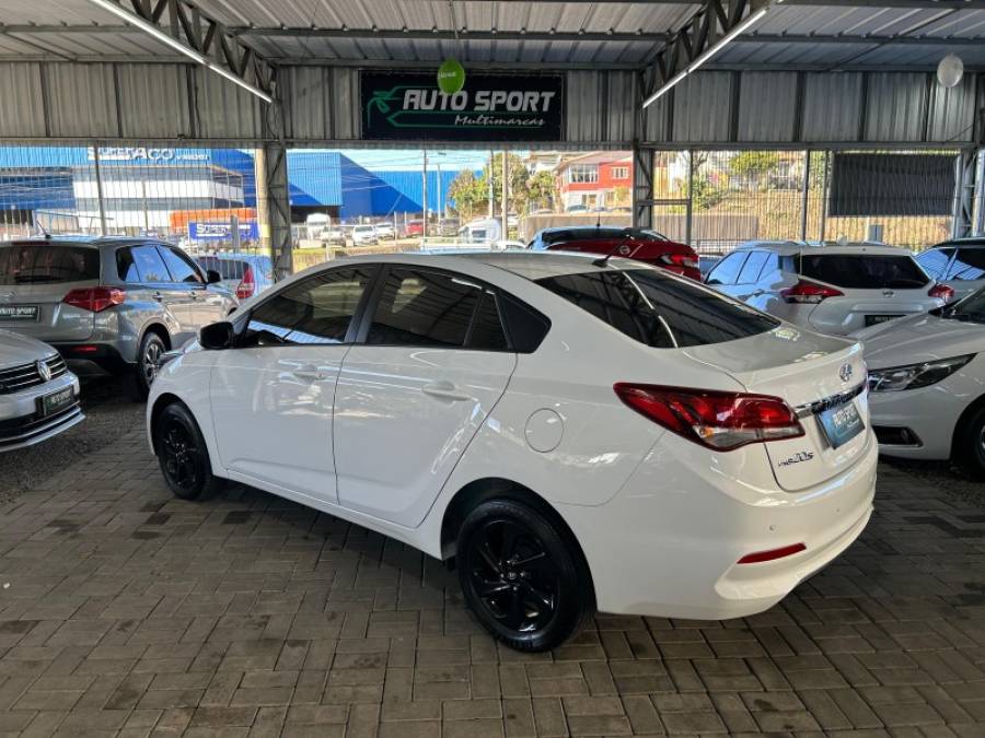 HYUNDAI - HB20S - 2016/2016 - Branca - R$ 64.900,00