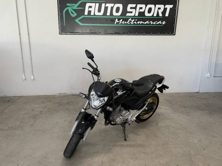 HONDA - CB 300R - 2014/2015 - Preta - R$ 14.900,00