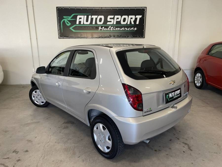 CHEVROLET - CELTA - 2013/2014 - Prata - R$ 39.900,00