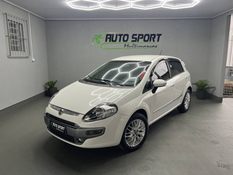 FIAT - PUNTO - 2014/2014 - Branca - R$ 39.900,00