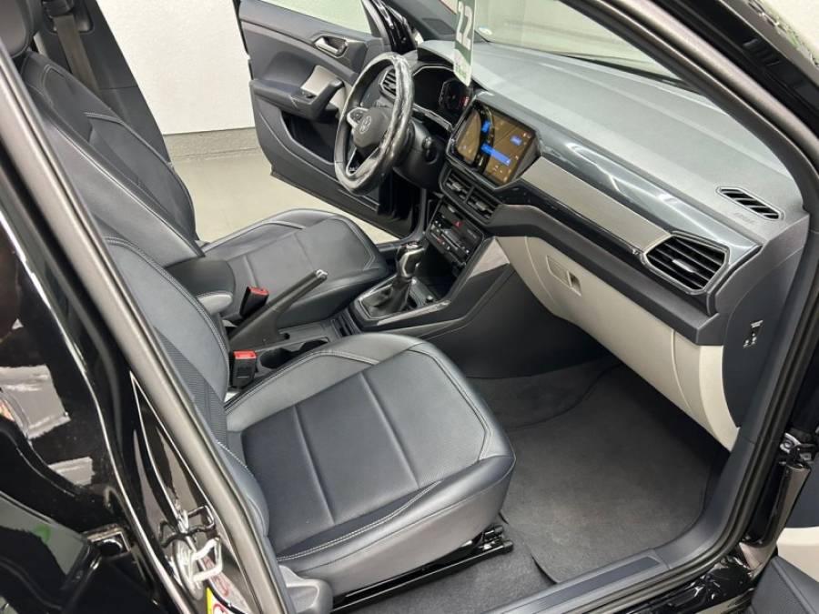 VOLKSWAGEN - T-CROSS - 2022/2022 - Preta - R$ 117.800,00