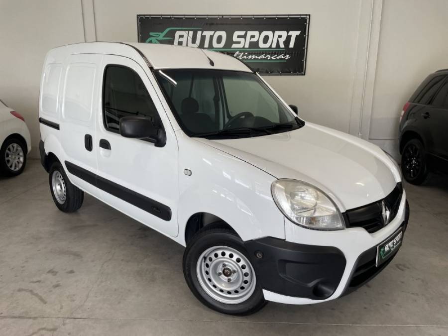 RENAULT - KANGOO - 2015/2016 - Branca - R$ 46.900,00