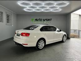 VOLKSWAGEN - JETTA - 2012/2012 - Branca - R$ 69.990,00