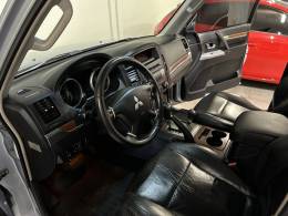 MITSUBISHI - PAJERO FULL - 2007/2008 - Prata - R$ 69.900,00