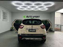 RENAULT - CAPTUR - 2017/2018 - Bege - R$ 78.800,00