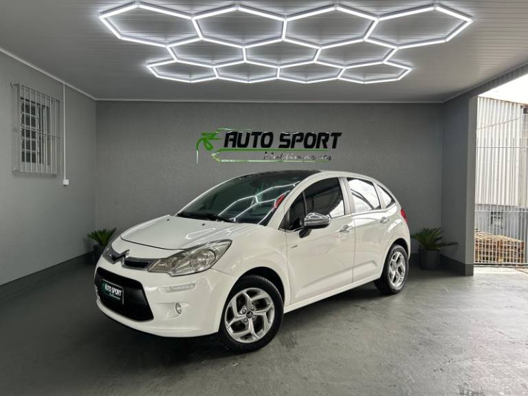 CITROËN - C3 - 2015/2015 - Branca - R$ 46.000,00