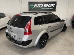 RENAULT - MÉGANE - 2011/2011 - Prata - R$ 35.900,00