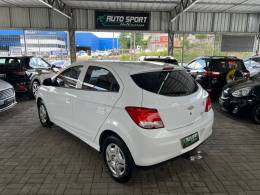 CHEVROLET - ONIX - 2014/2014 - Branca - R$ 43.900,00
