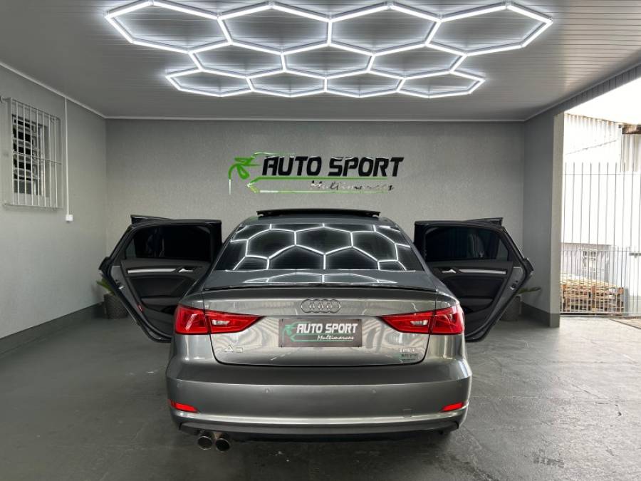 AUDI - A3 - 2015/2015 - Cinza - R$ 91.900,00