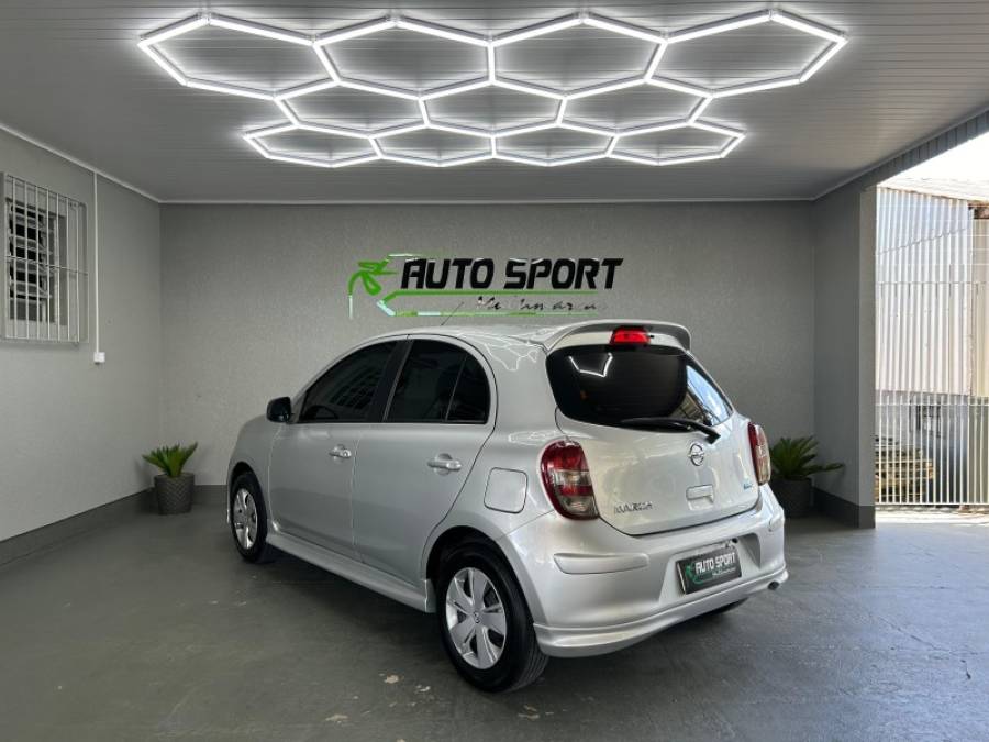 NISSAN - MARCH - 2013/2014 - Prata - R$ 40.900,00