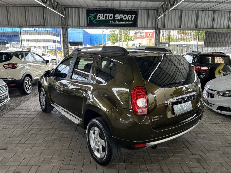 RENAULT - DUSTER - 2013/2014 - Verde - R$ 59.800,00