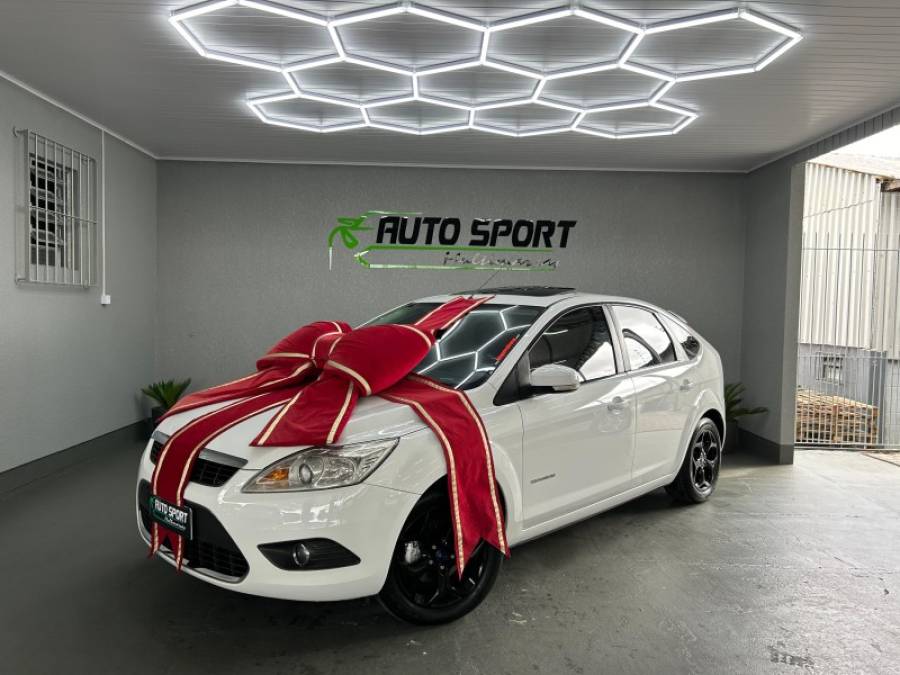 FORD - FOCUS - 2013/2013 - Branca - R$ 55.900,00