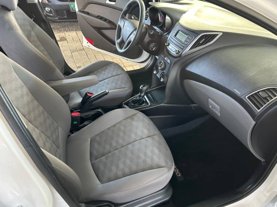 HYUNDAI - HB20S - 2016/2016 - Branca - R$ 64.900,00