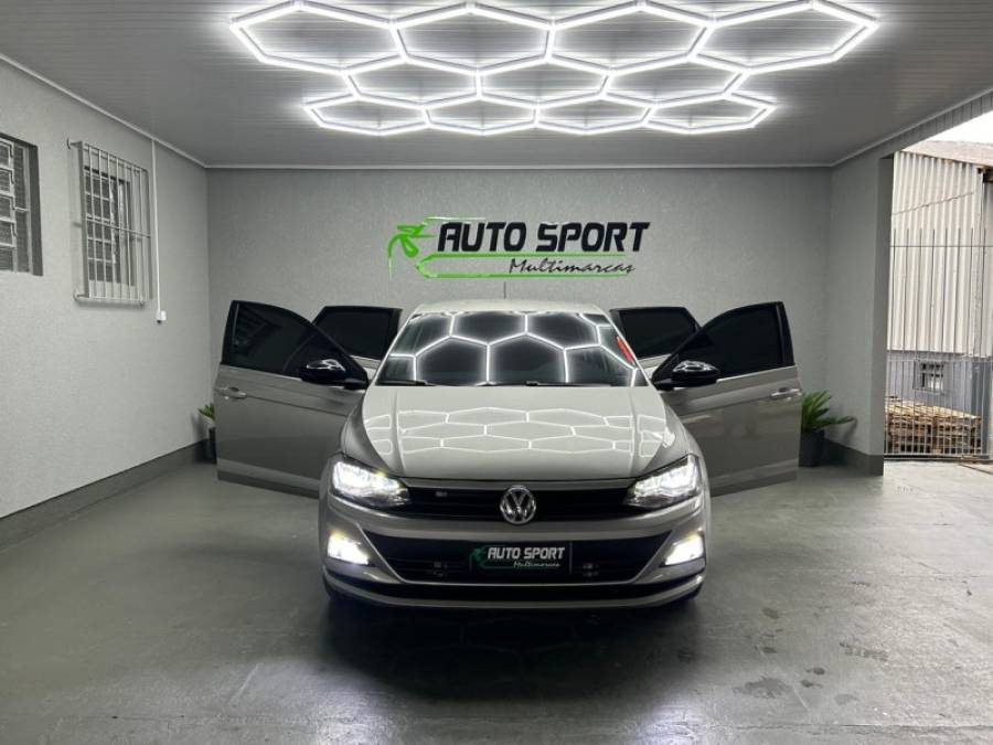 VOLKSWAGEN - POLO - 2017/2018 - Prata - R$ 68.990,00