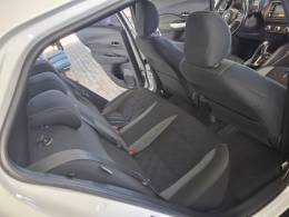 NISSAN - KICKS - 2017/2018 - Branca - R$ 77.900,00