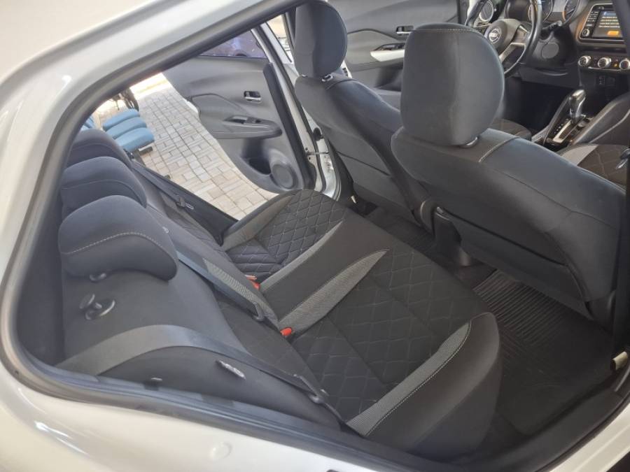 NISSAN - KICKS - 2017/2018 - Branca - R$ 77.900,00
