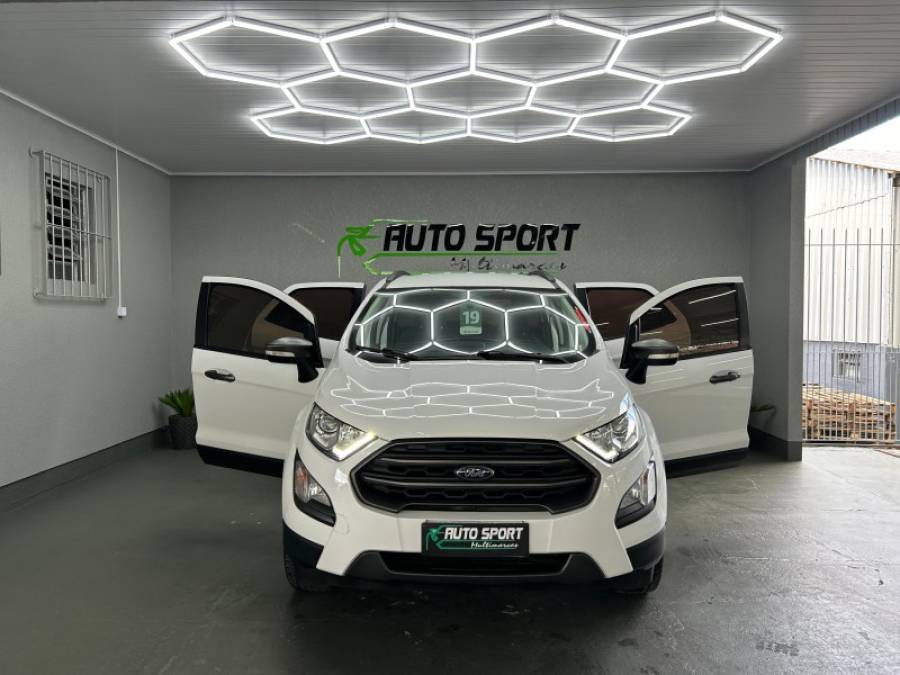 FORD - ECOSPORT - 2018/2019 - Branca - R$ 74.900,00
