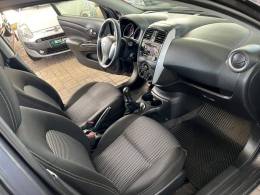 NISSAN - VERSA - 2016/2016 - Cinza - R$ 46.900,00