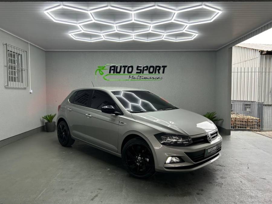 VOLKSWAGEN - POLO - 2017/2018 - Prata - R$ 68.990,00