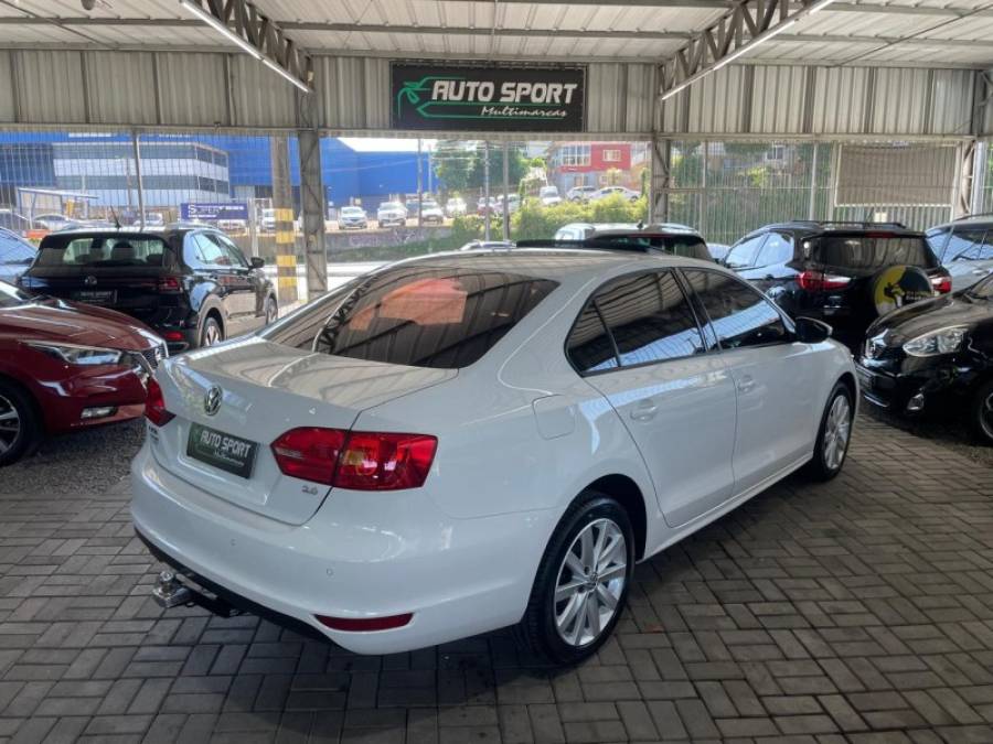 VOLKSWAGEN - JETTA - 2012/2012 - Branca - R$ 69.900,00