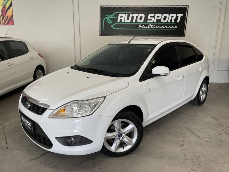 FORD - FOCUS - 2013/2013 - Branca - R$ 45.000,00