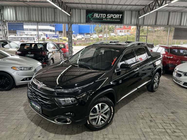 FIAT - TORO - 2017/2018 - Preta - R$ 99.800,00