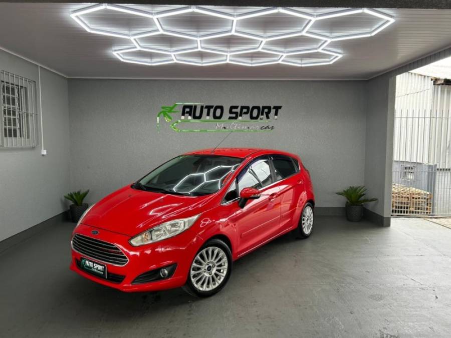 FORD - FIESTA - 2013/2014 - Vermelha - R$ 45.000,00