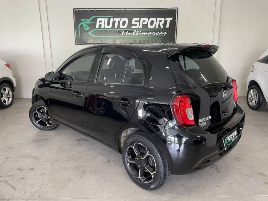 NISSAN - MARCH - 2017/2018 - Preta - R$ 46.000,00
