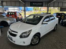 CHEVROLET - COBALT - 2013/2014 - Branca - R$ 42.000,00