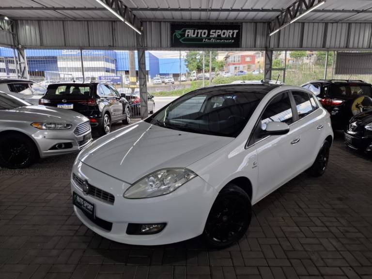 FIAT - BRAVO - 2012/2013 - Branca - R$ 35.900,00