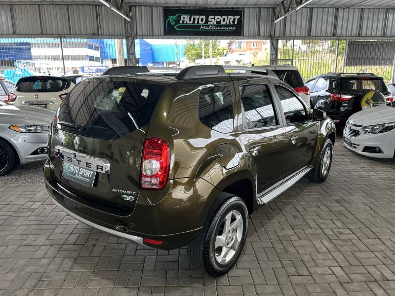 RENAULT - DUSTER - 2013/2014 - Verde - R$ 59.800,00