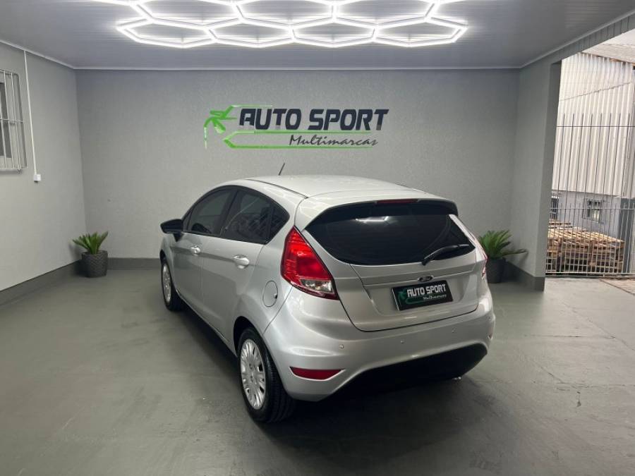FORD - FIESTA - 2013/2014 - Prata - R$ 41.900,00
