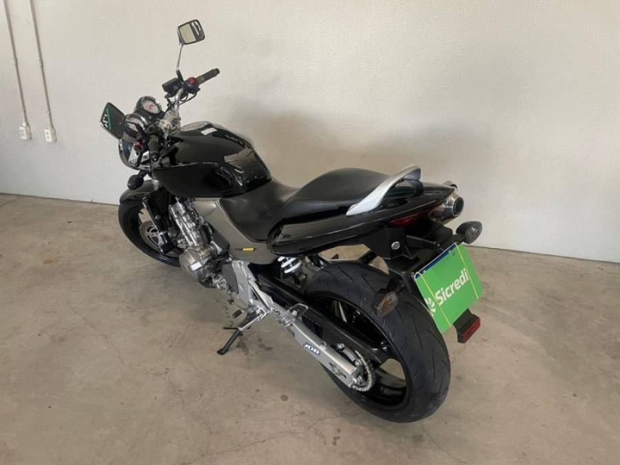 HONDA - CB 600F - 2005/2005 - Preta - R$ 27.900,00
