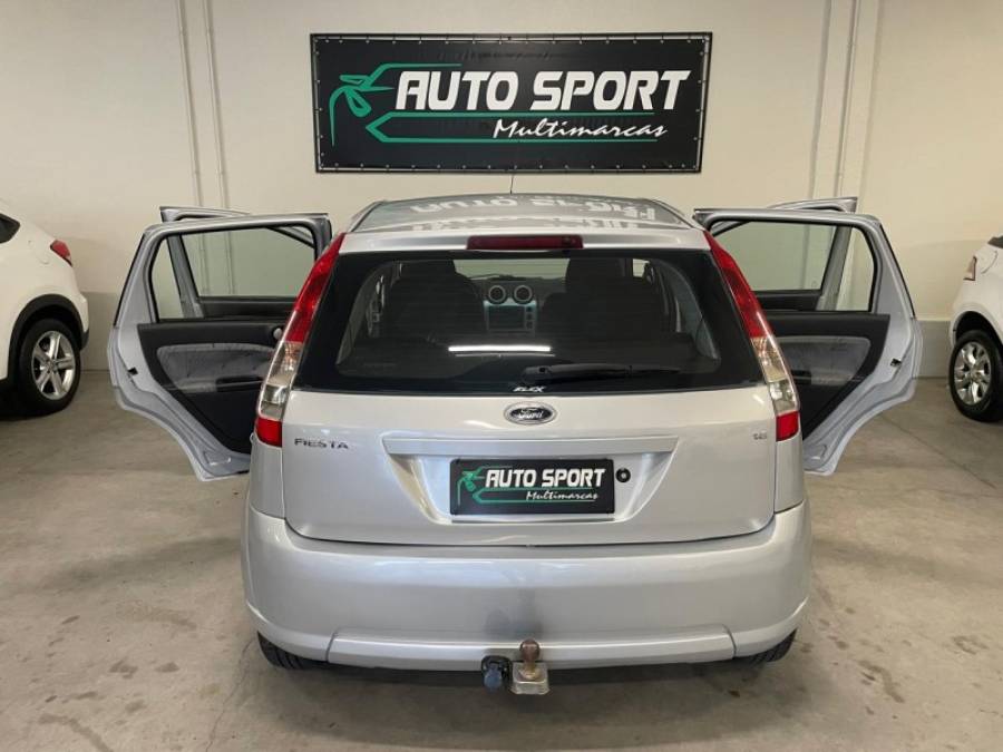 FORD - FIESTA - 2010/2010 - Prata - R$ 28.900,00