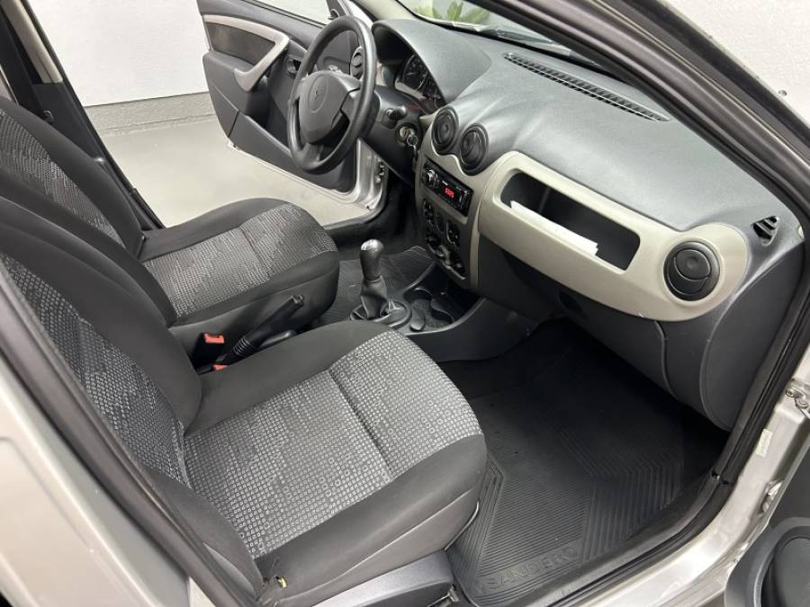 RENAULT - SANDERO - 2008/2009 - Prata - R$ 28.800,00