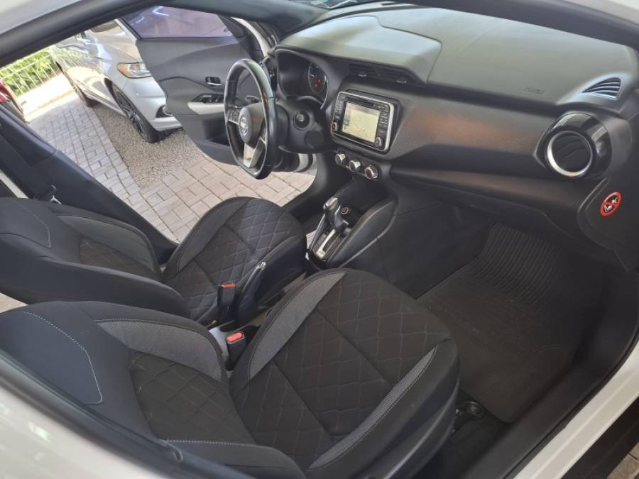 NISSAN - KICKS - 2017/2018 - Branca - R$ 77.900,00