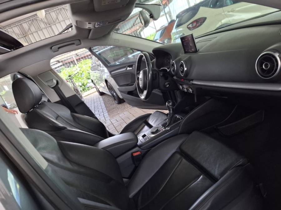 AUDI - A3 - 2015/2015 - Cinza - R$ 91.900,00