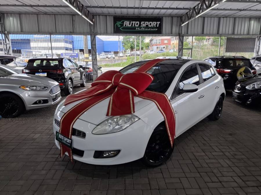 FIAT - BRAVO - 2012/2013 - Branca - R$ 35.900,00