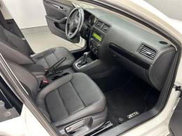 VOLKSWAGEN - JETTA - 2012/2012 - Branca - R$ 69.990,00