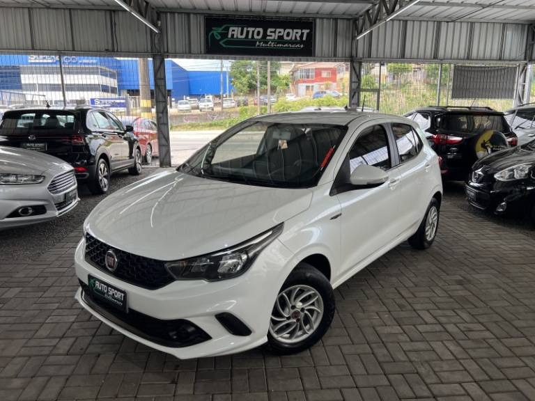 FIAT - ARGO - 2018/2018 - Branca - R$ 53.900,00