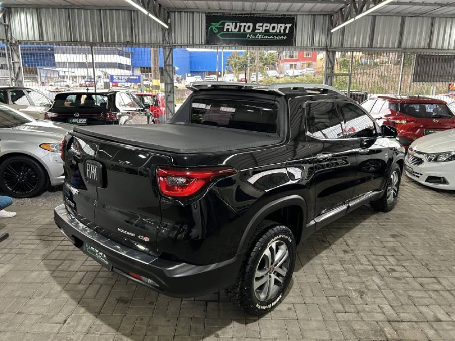 FIAT - TORO - 2017/2018 - Preta - R$ 99.800,00