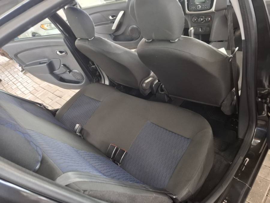 RENAULT - SANDERO - 2014/2015 - Preta - R$ 34.900,00