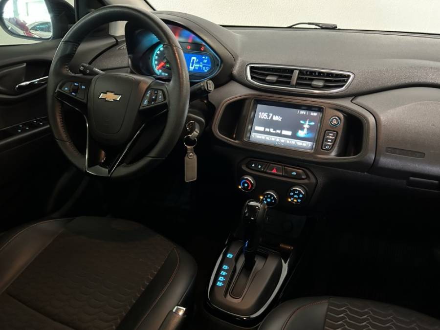 CHEVROLET - ONIX - 2017/2018 - Preta - R$ 68.900,00