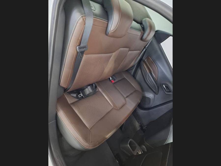 CHEVROLET - COBALT - 2016/2016 - Branca - R$ 63.900,00