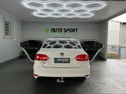 VOLKSWAGEN - JETTA - 2012/2012 - Branca - R$ 69.990,00